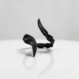 🎁 Daggers - Black Ring - Dark Fantasy Jewelry (100% off)