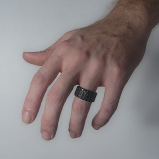 Dusk's Chains - Men's Black Wedding Band